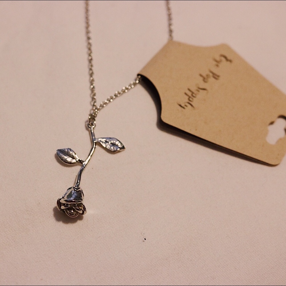 *LAST ONE* Silver Rose Pendant Necklace - Picture 2 of 5